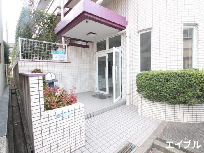 物件外観写真3　(エントランス部分)