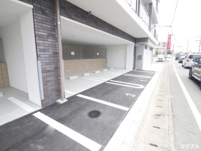 物件外観写真5　(駐車場)