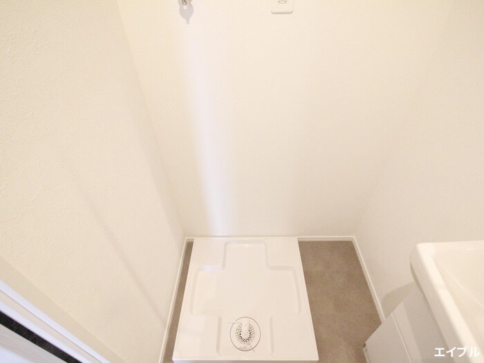 物件内観写真13　(洗濯機置場)