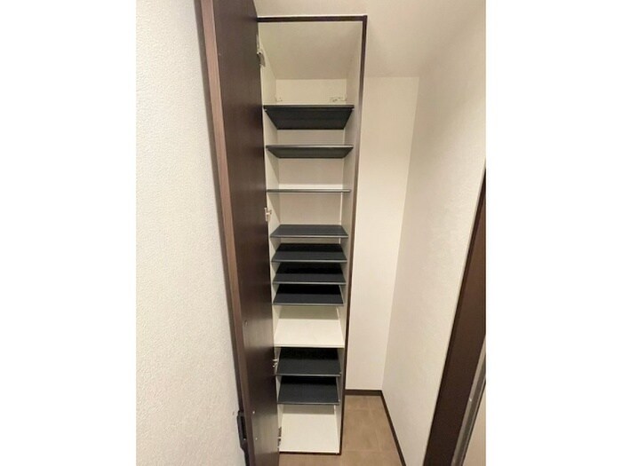 物件内観写真13　(靴箱)