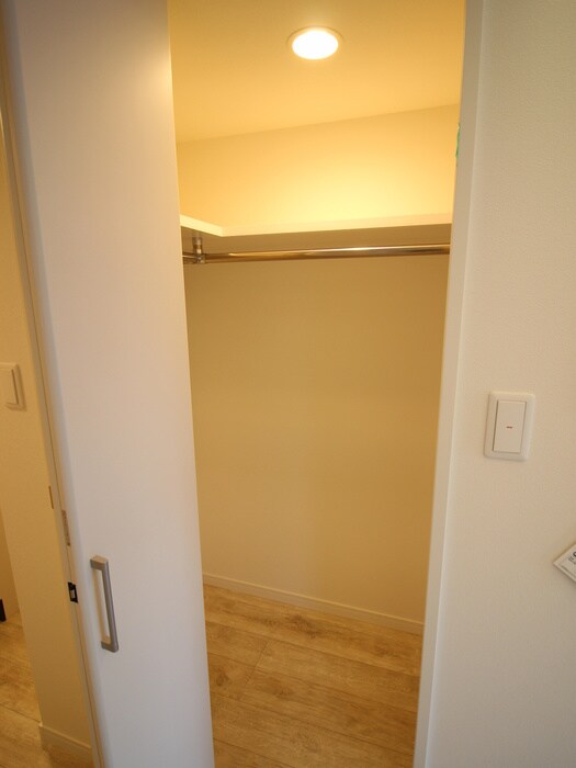 物件内観写真10　(収納)