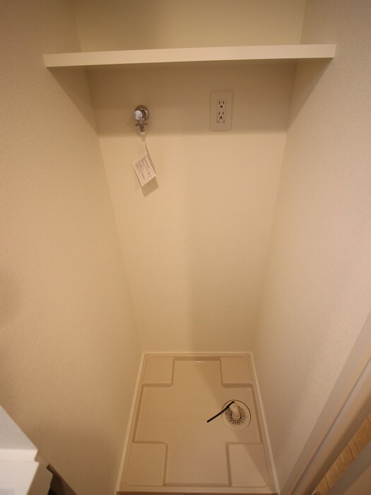 物件内観写真15　(洗濯機置場)