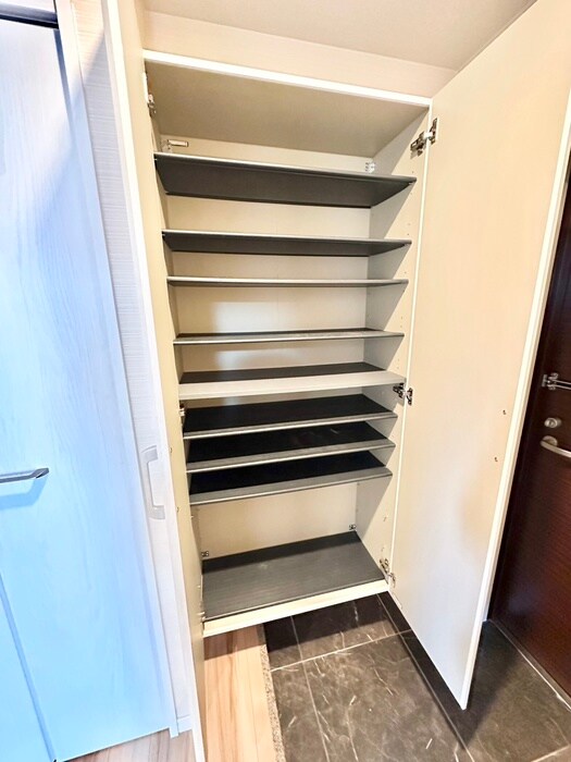 物件内観写真16　(靴箱)