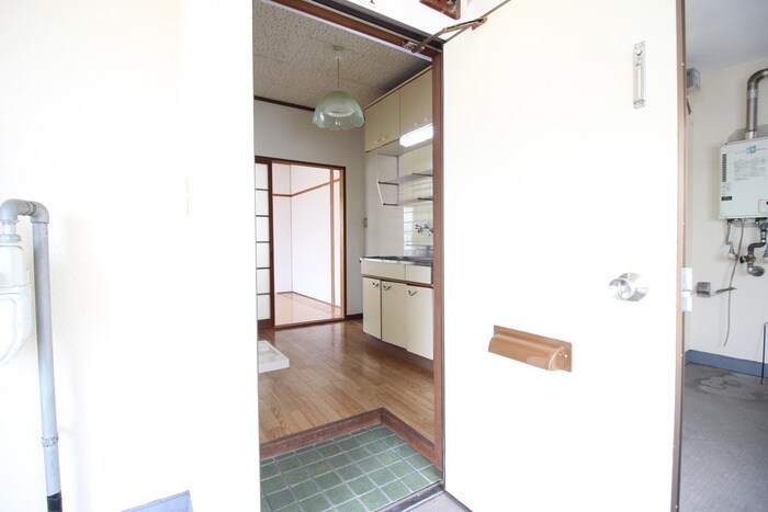 物件内観写真14　(玄関)