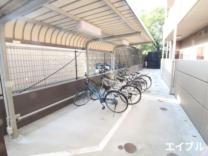 物件外観写真5　(駐輪場)