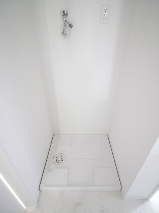 物件内観写真12　(洗濯機置場)