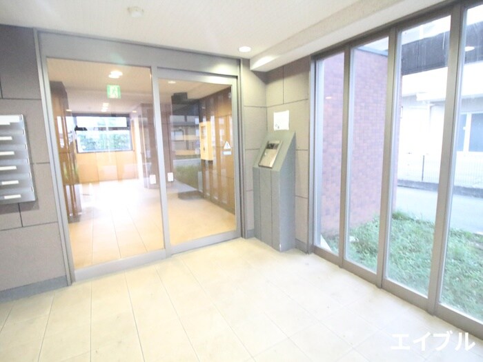 物件外観写真6　(エントランス部分)