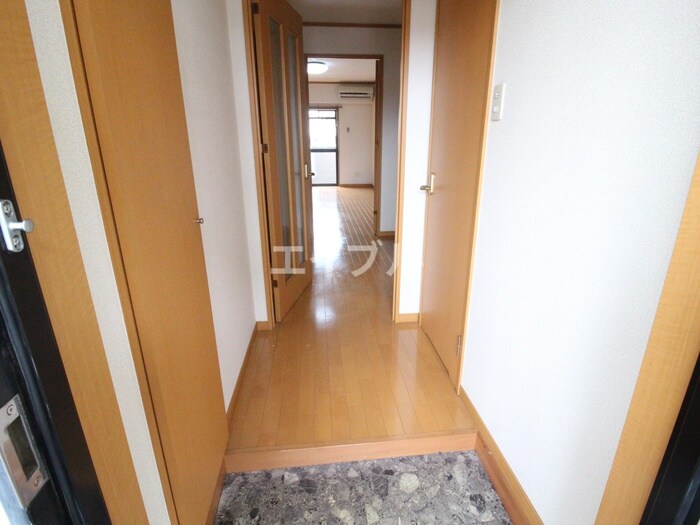 物件内観写真12　(玄関)