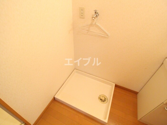 物件内観写真18　(洗濯機置場)