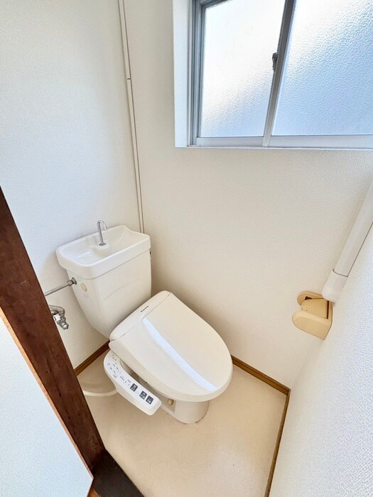 物件内観写真8　(トイレ)