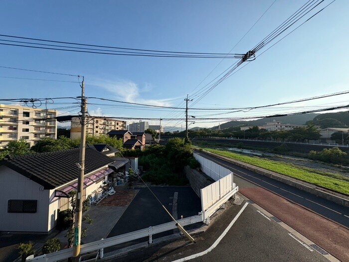 物件内観写真13　(室内からの展望)