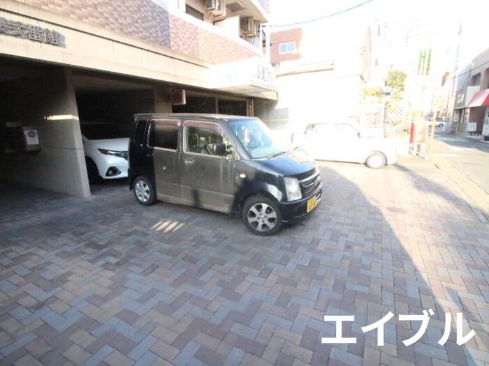 物件外観写真5　(駐車場)