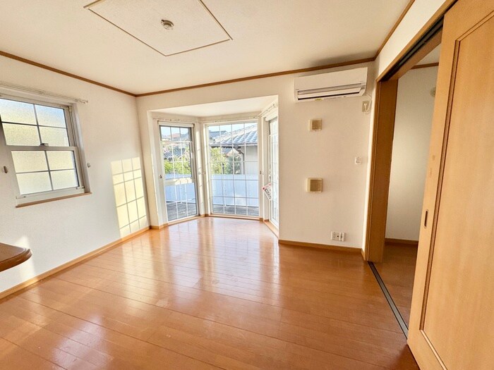 物件内観写真4　(居室)