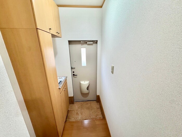 物件内観写真11　(玄関)