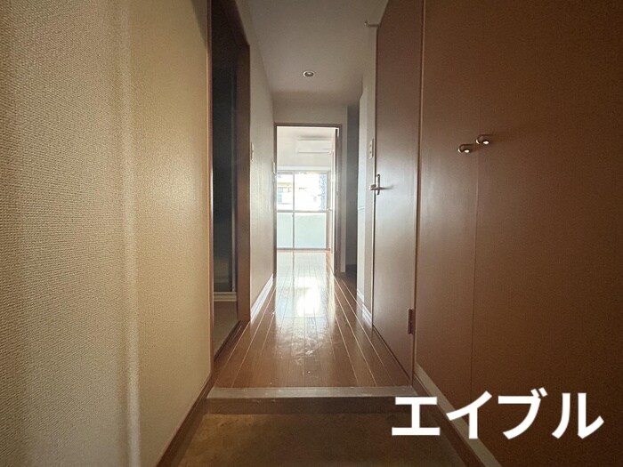 物件内観写真10　(玄関)