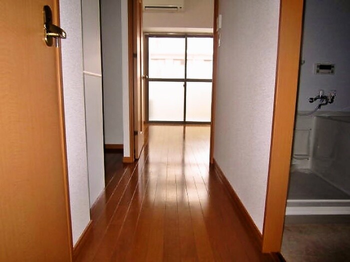物件内観写真15　(廊下)