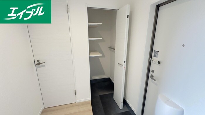 物件内観写真17　(靴箱)