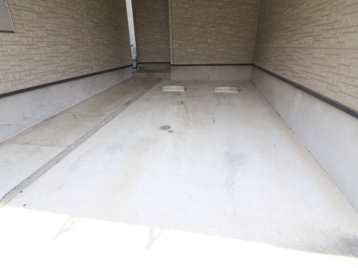 物件外観写真5　(駐車場)