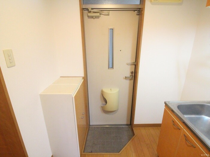 物件内観写真14　(玄関)