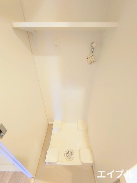 物件内観写真12　(洗濯機置場)