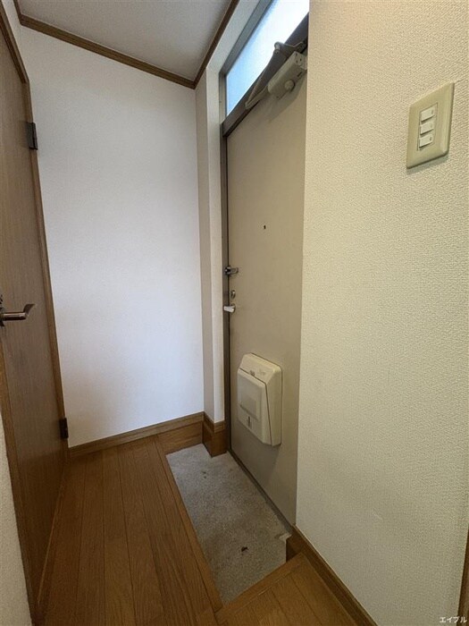 物件内観写真16　(玄関)