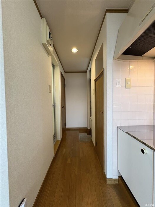 物件内観写真18　(廊下)