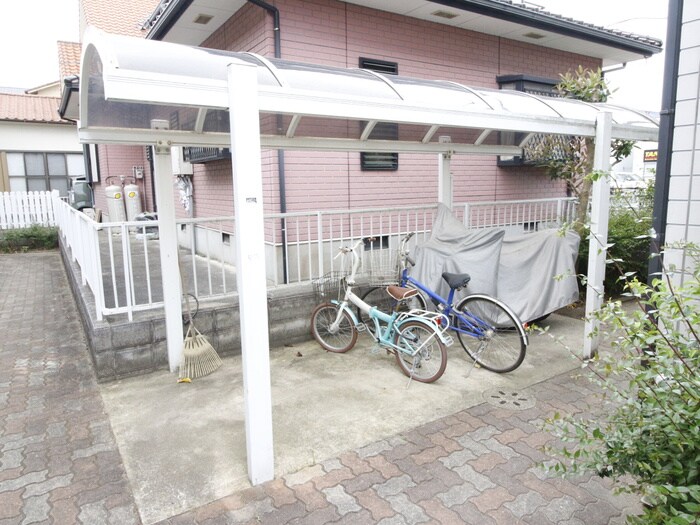 物件外観写真5　(駐輪場)