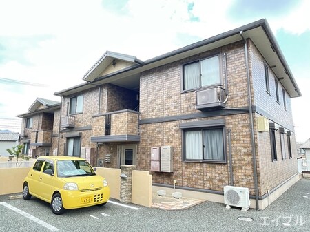 ロイヤルブルーＡ棟外観写真