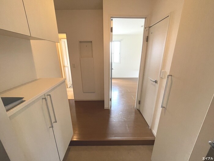 物件内観写真12　(玄関)