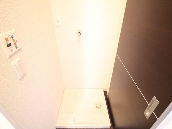 物件内観写真14　(洗濯機置場)