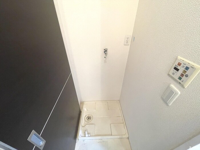 物件内観写真17　(洗濯機置場)