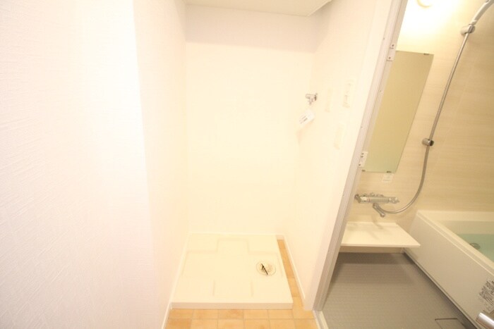 物件内観写真11　(洗濯機置場)