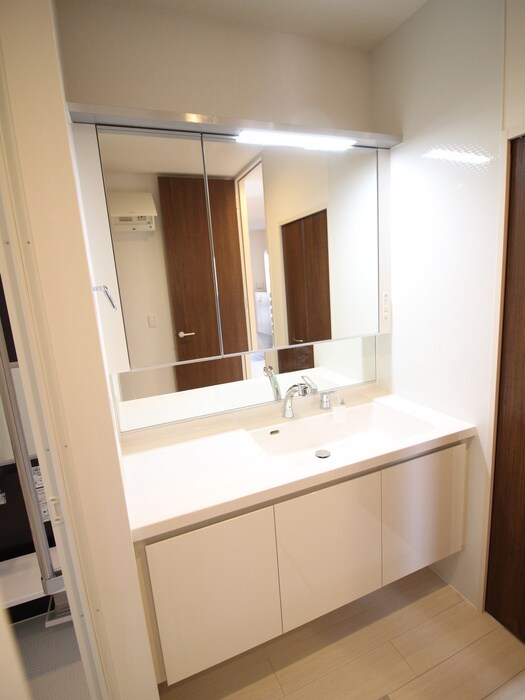 物件内観写真9　(洗面)