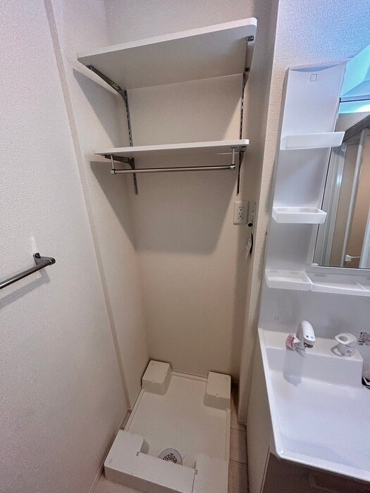 物件内観写真11　(洗濯機置場)