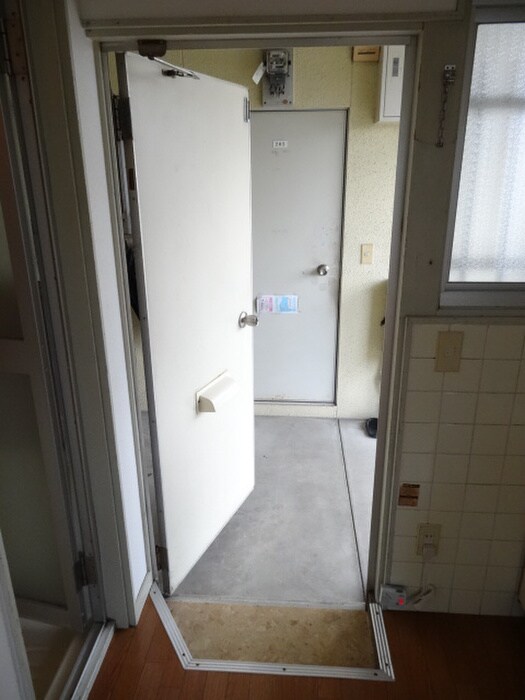 物件内観写真17　(玄関)
