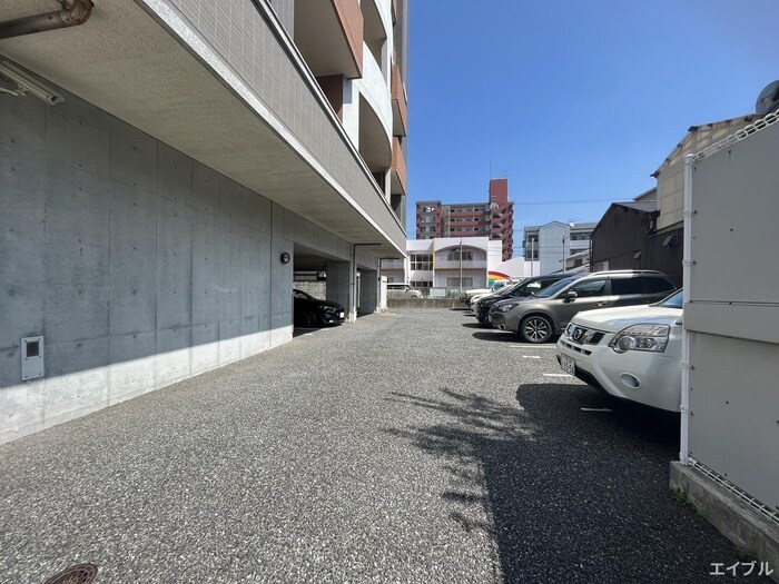 物件外観写真4　(駐車場)