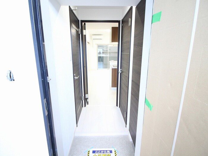 物件内観写真11　(玄関)