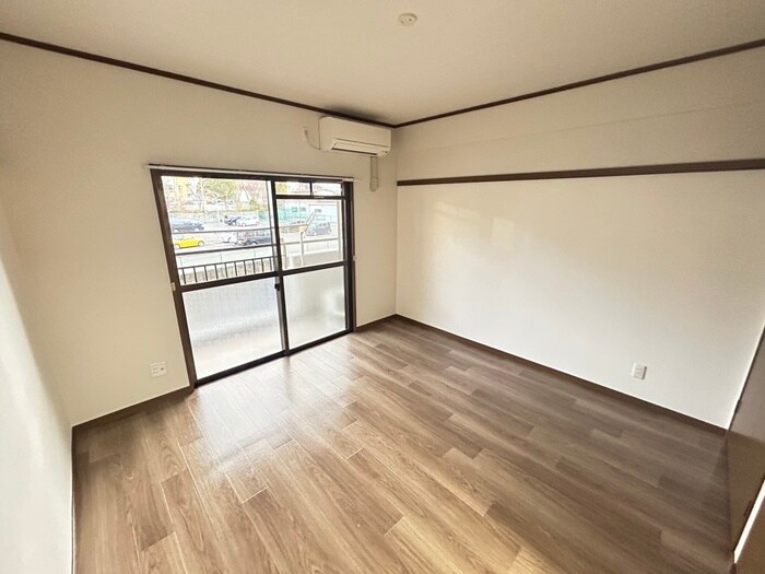 物件内観写真4　(居室)