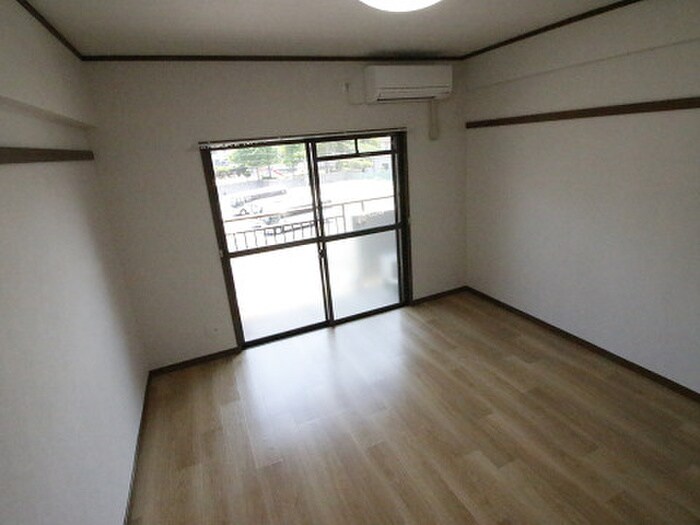 物件内観写真4　(居室)