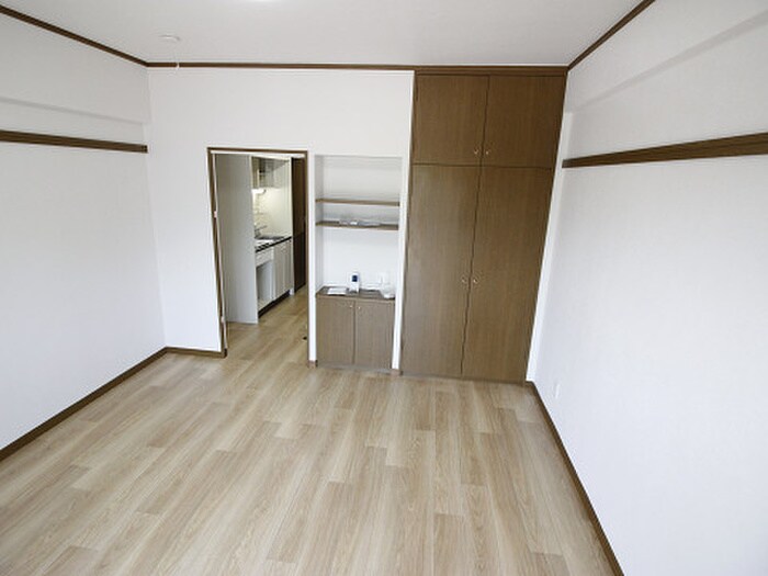 物件内観写真4　(居室)