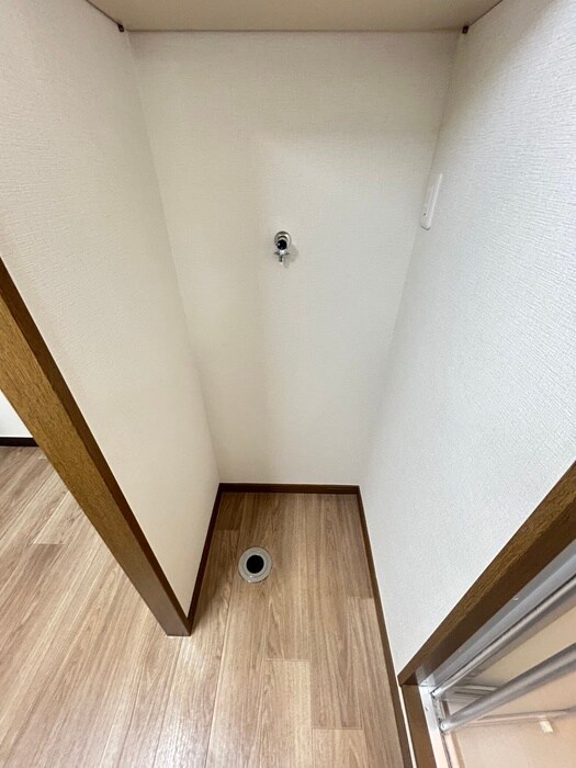 物件内観写真12　(洗濯機置場)