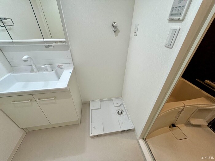 物件内観写真13　(洗濯機置場)