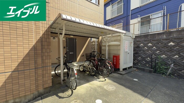 物件外観写真3　(駐輪場)