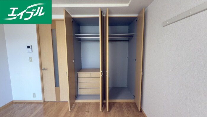 物件内観写真12　(収納)