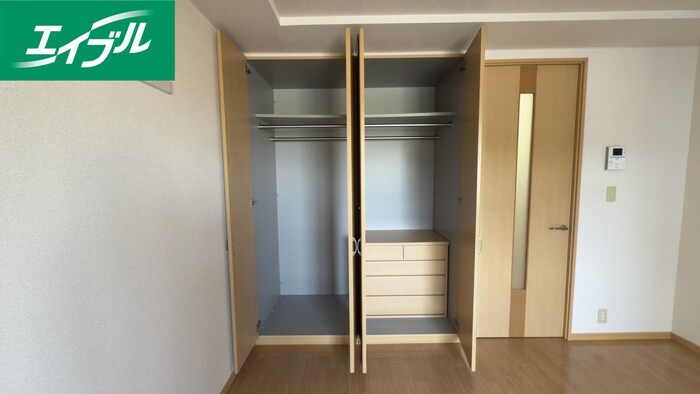 物件内観写真12　(収納)