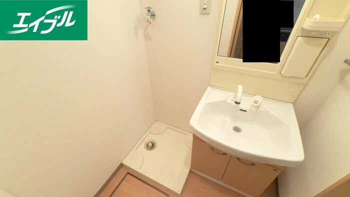 物件内観写真15　(洗濯機置場)