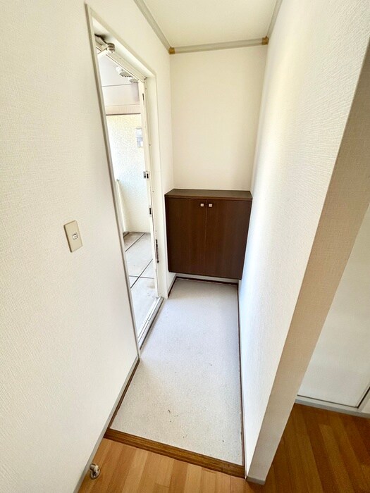 物件内観写真11　(玄関)