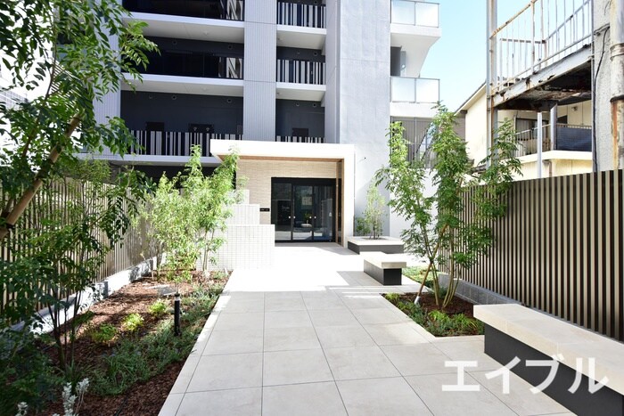 物件外観写真2　(エントランス部分)