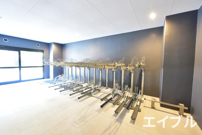 物件外観写真4　(駐輪場)