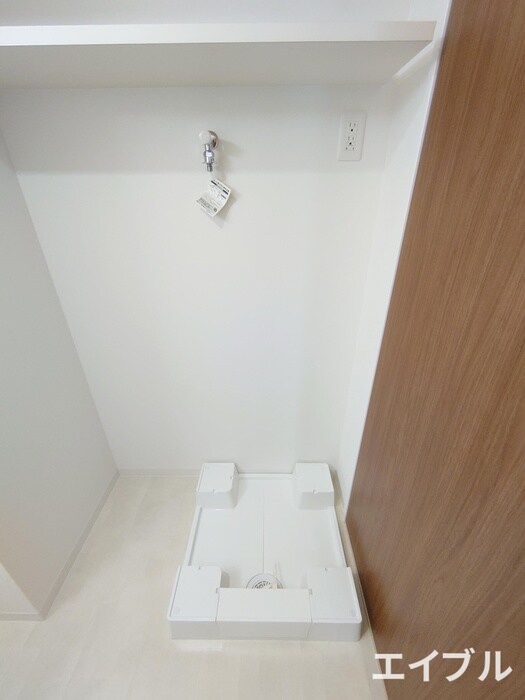 物件内観写真11　(洗濯機置場)